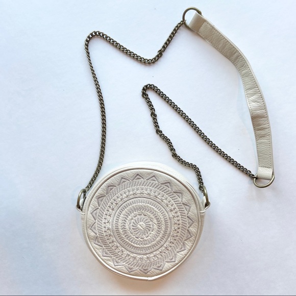 Tilly's Handbags - Mandala crossbody purse